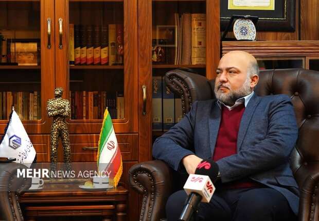 بازار مسکن در سایه نوسانات ارزی؛ فروشندگان از معامله عقب‌نشینی می‌کنند