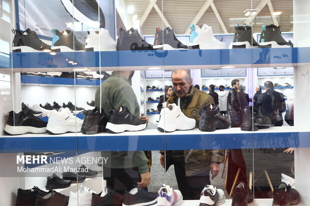 حمایت وزارت صمت از تولید کنندگان صنعت کفش