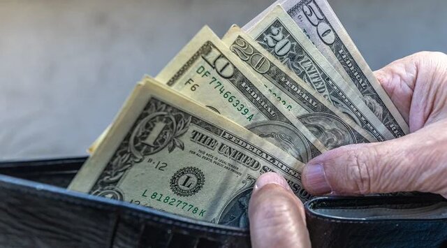 کاهش قیمت رسمی دلار